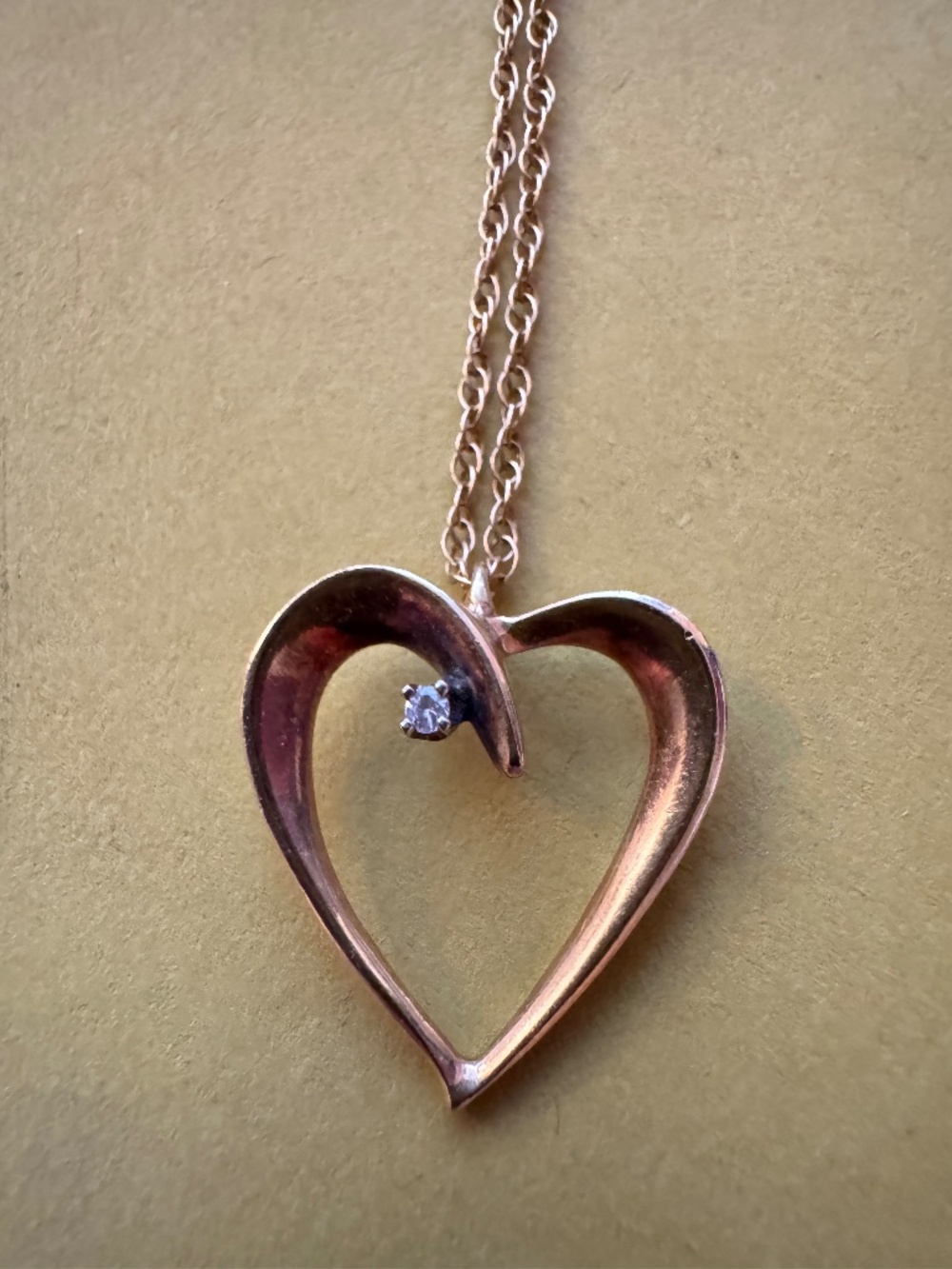 Classic Heart Necklace in 14K Gold with Tiny Diamond